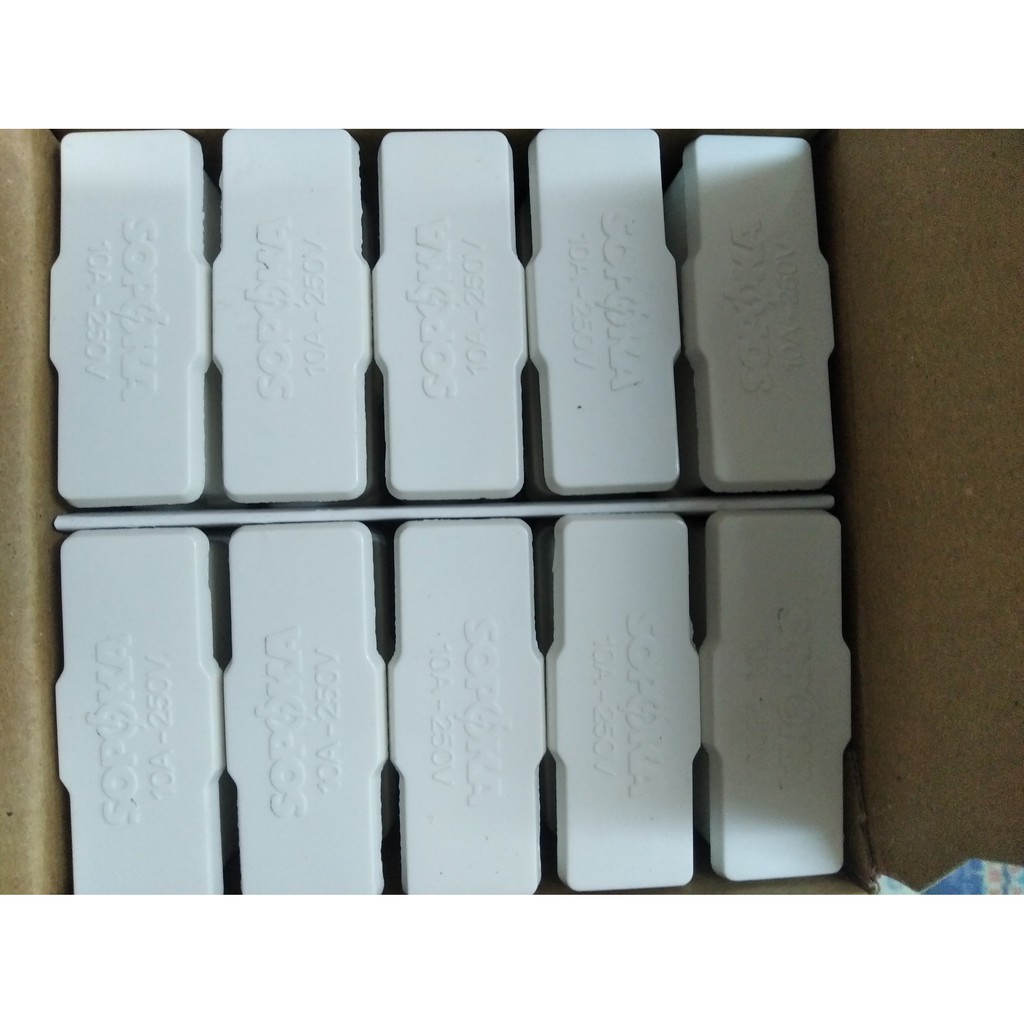 CẦU CHÌ ĐIỆN LOẠI 10A  MÀU TRẮNG