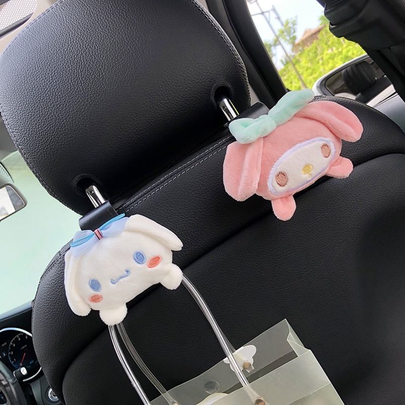 Bộ 2 Móc Treo Đồ Gắn Sau Ghế Xe Hơi Hình Kuromi Cinnamoroll Mymelody Nhồi Bông Đáng Yêu