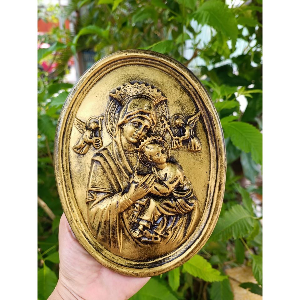 Bức tượng công giáo để bàn  mini Mẹ hằng cứu giúp xi đồng hình oval 20*15cm chất liệu composite