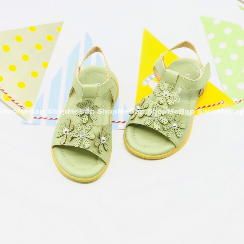 Dép sandal hoa cho bé gái từ 2 tới 14 tuổi