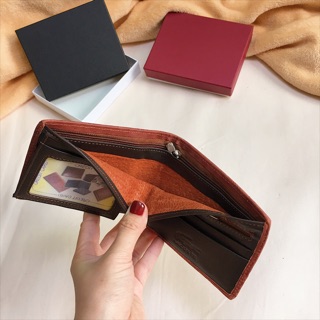 Ví da bò dập vân cá sấu