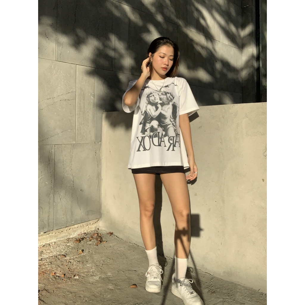 Áo thun form rộng Paradox tay lỡ - Unisex - In hình - SURROUNDED BY LOVE - Màu trắng