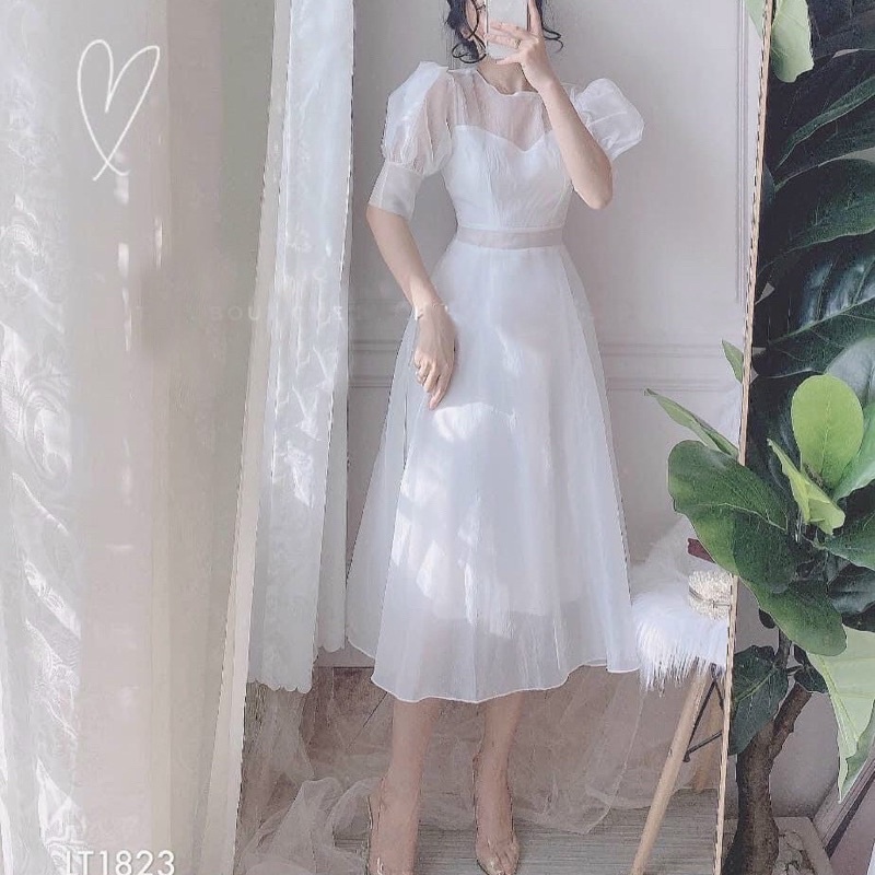 Đầm váy trắng xoè tay bo