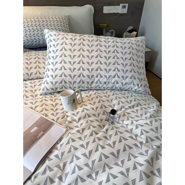 Bộ chăn ga gối cotton poly Lidaco decor phòng ngủ vintage - Chữ V trắng (SP001482) | BigBuy360 - bigbuy360.vn