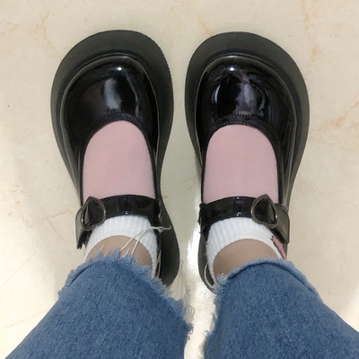 Giày Mary Janes khuy tim xinh xắn