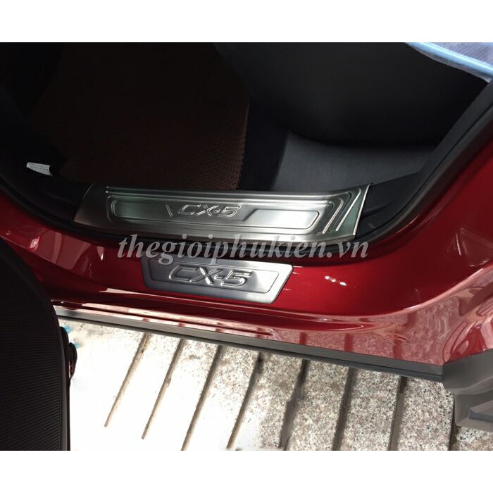 Ốp bậc cửa, Nẹp bước chân Mazda CX-5, CX5 2018 – 2022 INOX(hàng cao cấp)