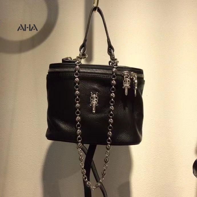 Túi Xách Nữ Phối Dây Xích Kiểu Dáng Thời Trang Sành Điệu