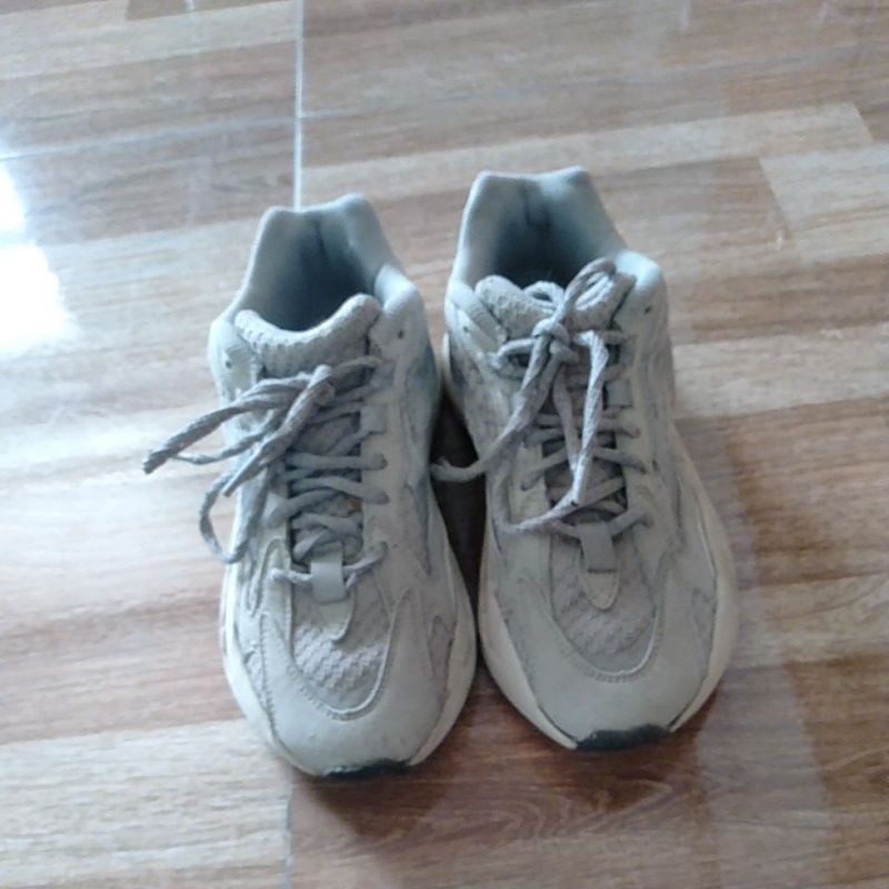 Giày Yeezy 700 nam nữ.