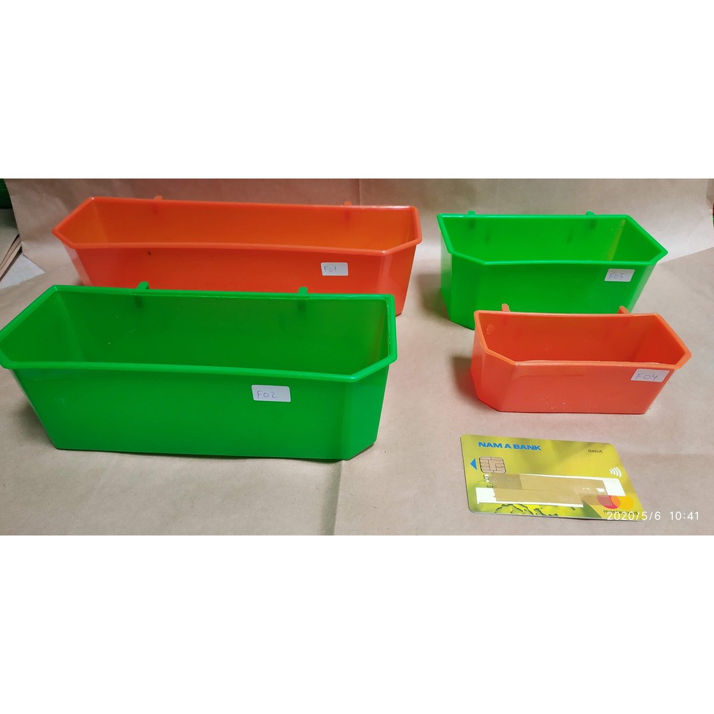 F02 - 10 cái Máng Nhựa Đựng Thức Ăn, Nước Uống Cho Gà, Chim, bồ câu 20cm