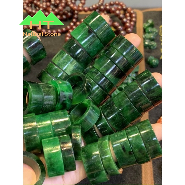 Nhẫn tròn đá ngọc Sơn thủy bản to dày