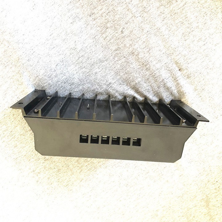 Điều khiển sạc pin nặng lương mặt trời PWM 30A-12-24V có màn hình LCD