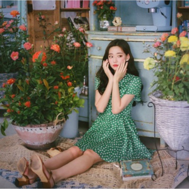 Đầm hoa nhí Blapink đầm lụa xoè cổ tim màu xanh nữ tính dịu dàng