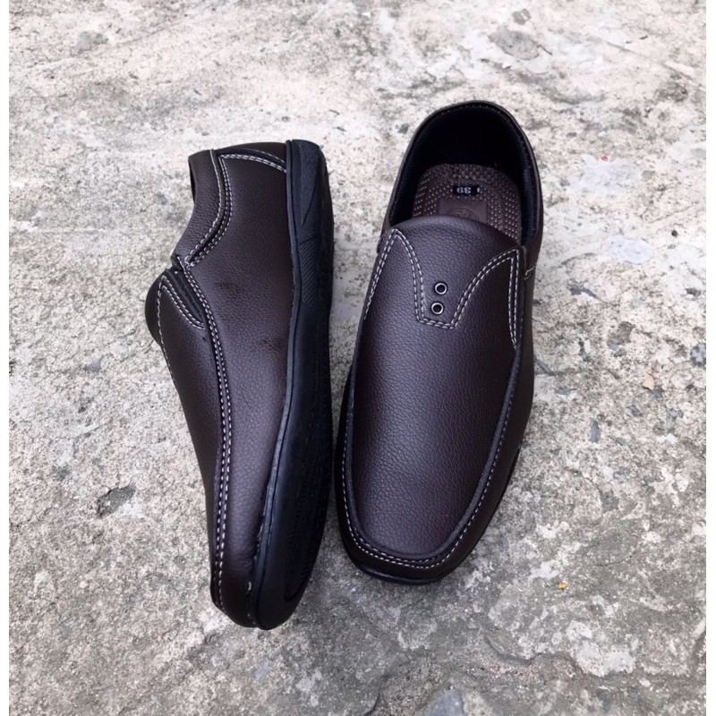 Giày lười nam da mềm..màu nâu..đế khâu sẵn rất chắc chắn, mã GM12