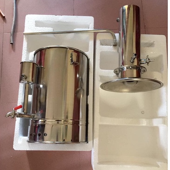 Bình trưng nước cất 5 lít, 10 lít - Chế tác các mẫu chất phòng thí nghiệm cần nước cất có độ tinh khiết cao