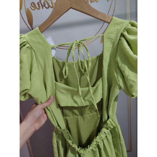 Váy tay bồng cổ vuông  S 40_47kg