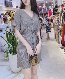 Bán sỉ váy kẻ cổ v cúc dọc