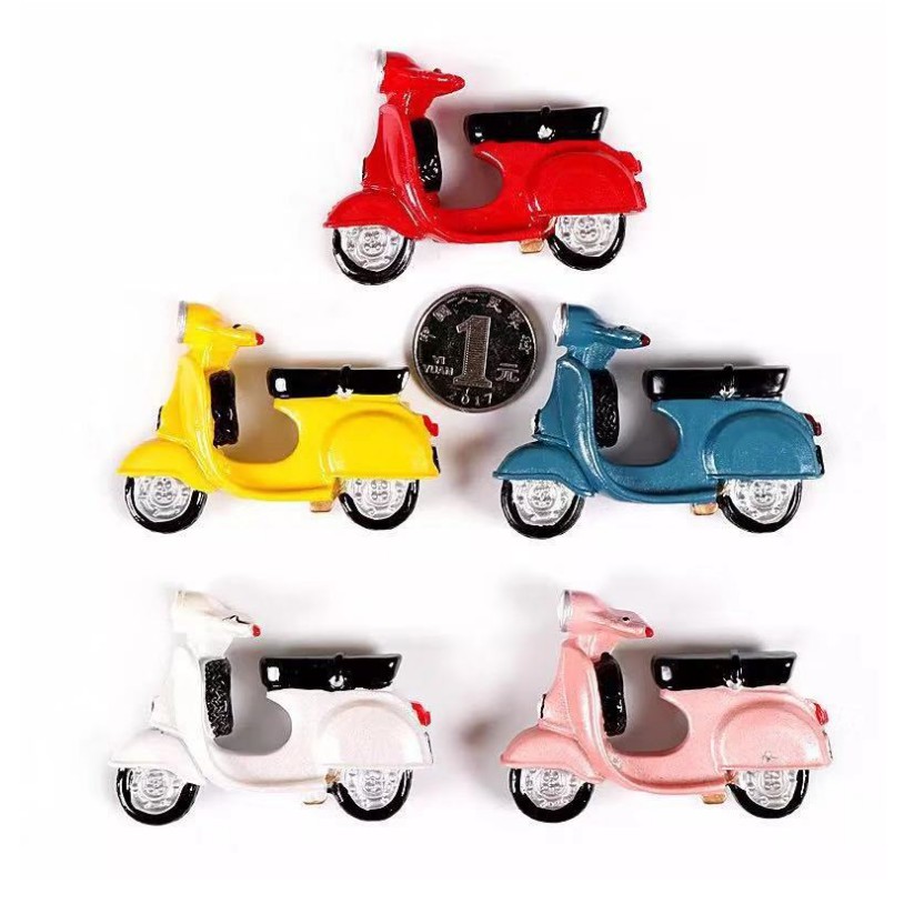 KHO-HN * Charm hình xe vespa (có sẵn nam châm) cho các bạn trang trí tủ lạnh, thiệp, DIY