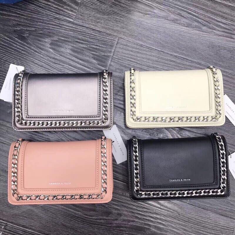 Túi Ck viền xích size 20