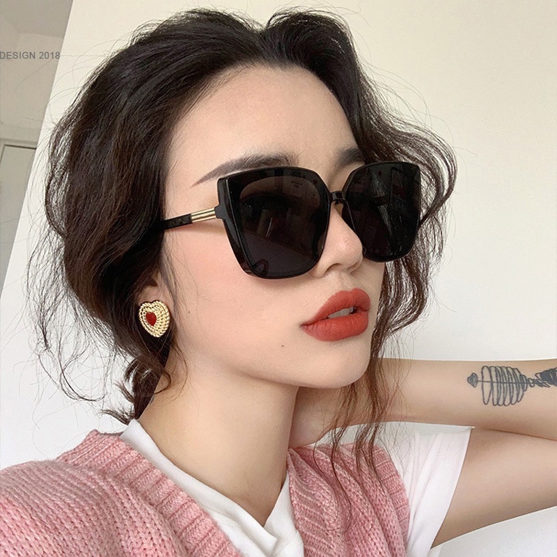 Kính mát gọng vuông lớn chống tia UV thời trang sành điệu cho nữ