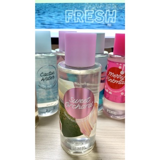 Xịt thơm 𝗩𝗜𝗖𝗧𝗢𝗥𝗜𝗔'𝗦 𝗦𝗘𝗖𝗥𝗘𝗧 Pink Sweet Orchard 250ml