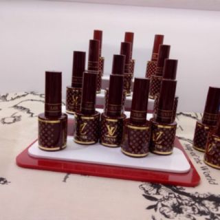 Sơn gel lv 60 màu tặng kèm bảng màu