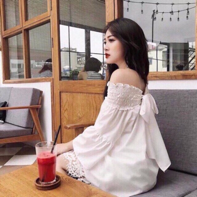 [Mã FAMAYWA giảm 10K đơn 50K] Áo kiểu nhúng nơ ngực mặt được hai kiểu màu trắng | BigBuy360 - bigbuy360.vn