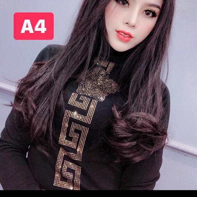 Áo đính đá.