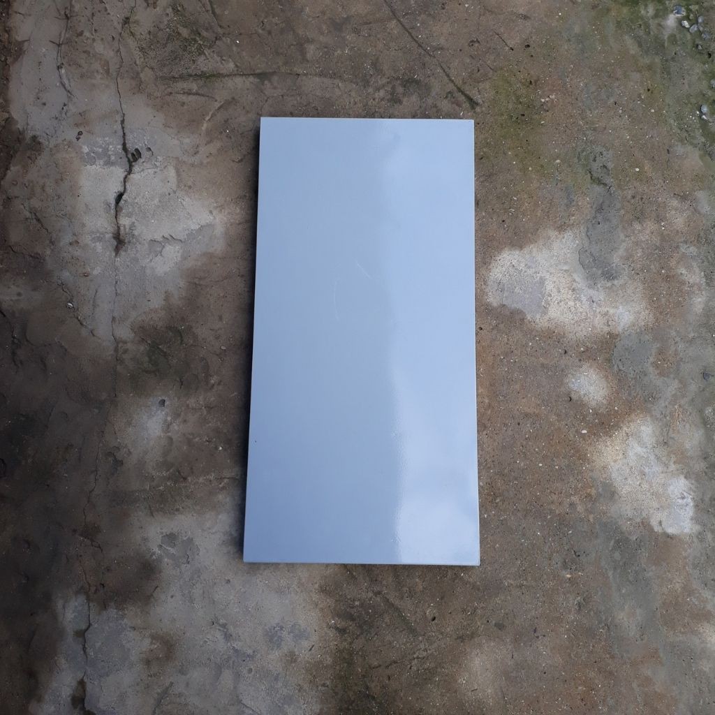 Mâm sắt V lỗ ( 30x60cm) màu xám ghi