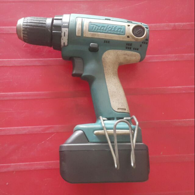 Máy khoan pin makita 14.4v