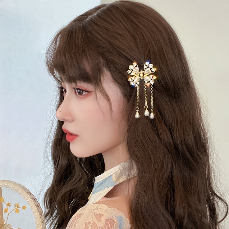 Kẹp Tóc Kim Loại Hình Bướm Đính Đá Và Ngọc Trai Phong Cách Hàn Quốc