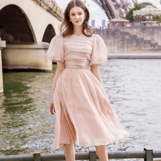 Đầm tay phồng xếp li ngực