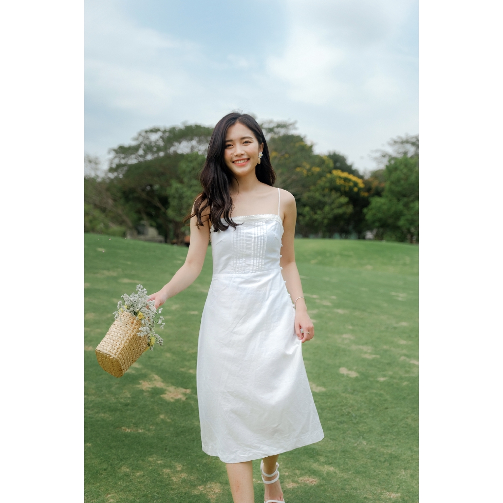XIPI - Đầm Dây Trắng Phối Ren Nút Bọc Sườn | BigBuy360 - bigbuy360.vn