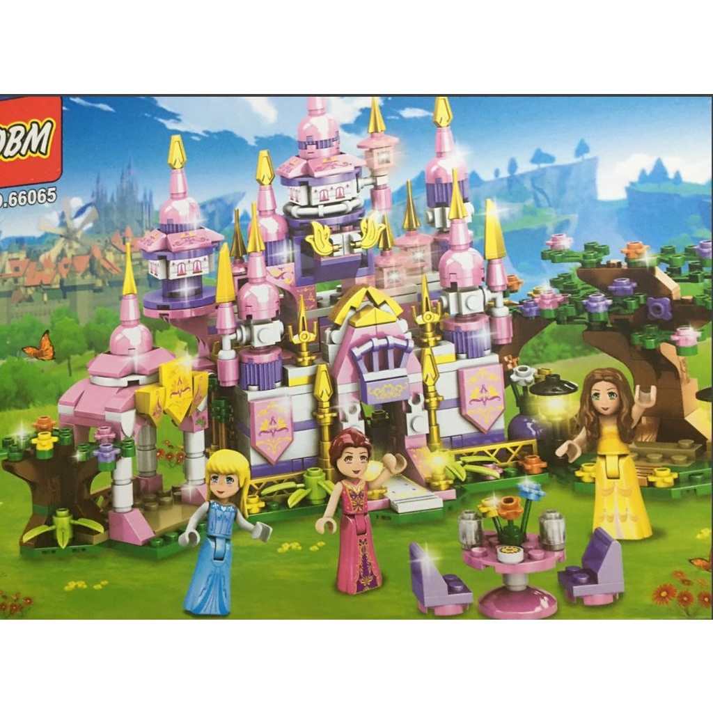 Bộ láp ghép le go tòa lâu đài của gia đình bé gái