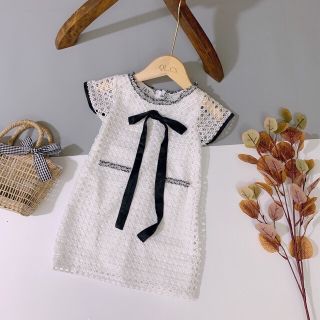 Váy ren trắng tiểu thư cho bé