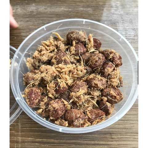 COMBO MÃ 9999 gồm 01 lọ muối 100 gam, 2 lạc đỏ 100 gam, 6 hộp ô mai Bà Thu, đặc sản ngon số 1 Hà Nội, quà vặt siêu ngon