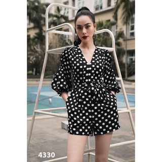 Jumpsuit Ngắn Chấm Bi Trẻ Trung