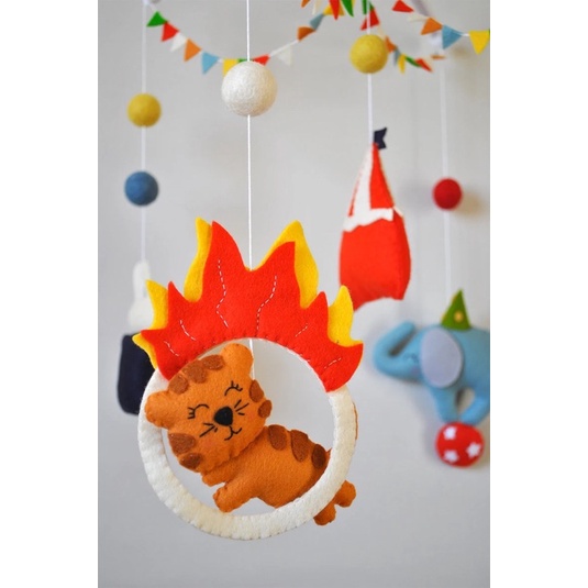 [FRRESHIP] Đồ chơi treo nôi cho bé kích thích thị giác ảnh thật, có nhạc tự xoay mẫu Rạp xiếc vui nhộn