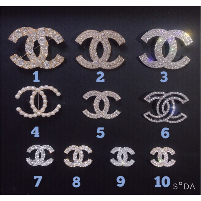 Tag cài áo chữ X