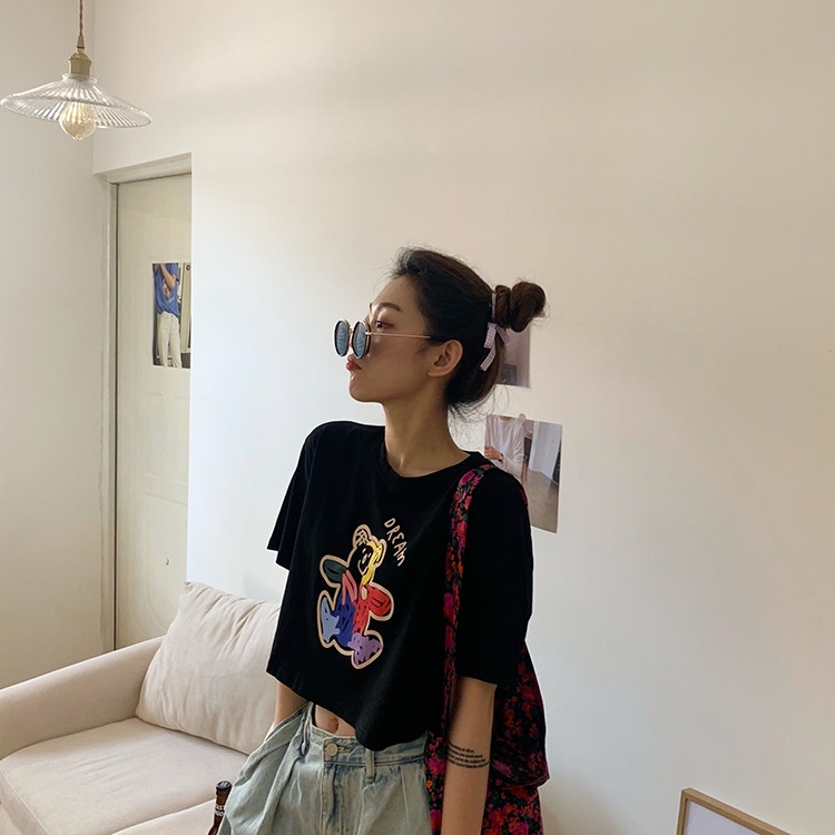 Áo thun nữ IELGY tay ngắn cổ tròn dáng rộng hình gấu graffiti