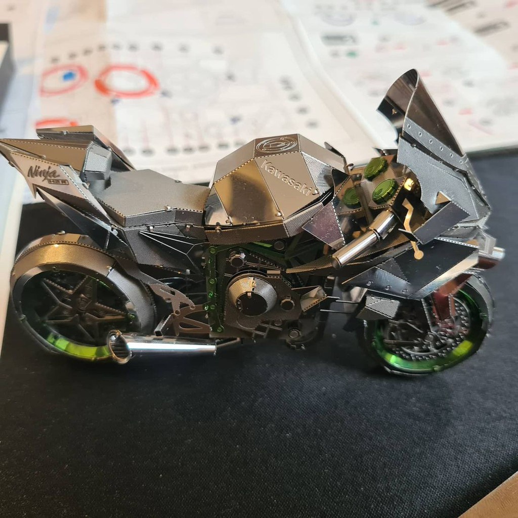 Mô Hình Lắp Ráp 3D Kim Loại Mô Tô Phân Khối Lớn Kawasaki H2R