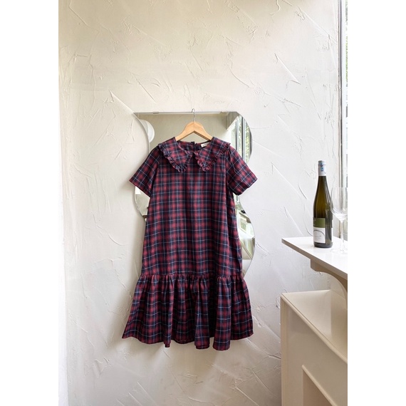 Váy kẻ đuôi cá cổ bèo