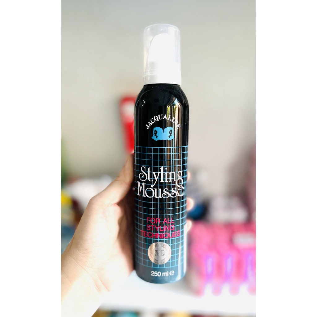 Mousse tạo kiểu tóc Jacqualine Styling 250ml