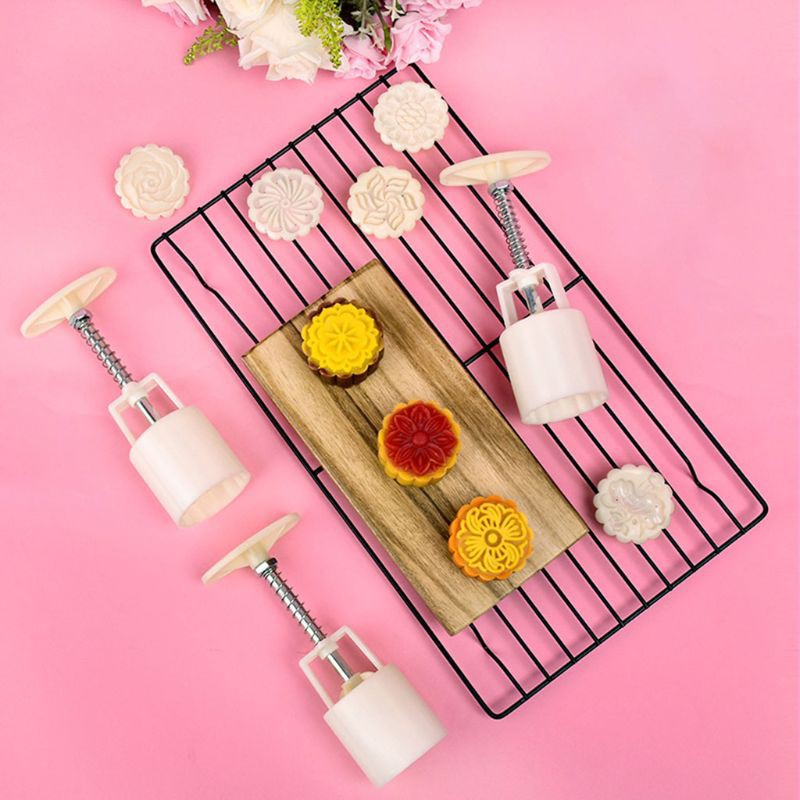 Bộ Khuôn Nhấn Làm Bánh Trung Thu 50g + 4 Khuôn In Hình Hoa Cổ Điển