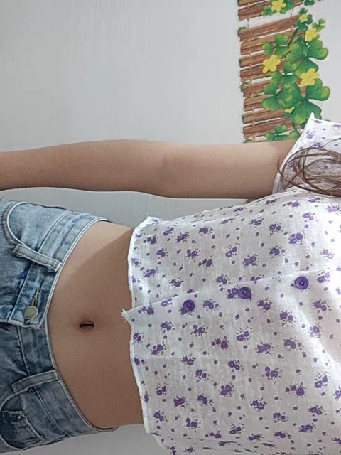 (Bán rời) Set chân váy màu tím xéo tà và áo thun giấy croptop hoa nhí tím ulzzang xinh xắn đi chơi du lịch