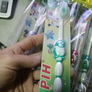Sỉ 10 vỉ bàn chải đánh răng trẻ em( vỉ 12 chiếc )