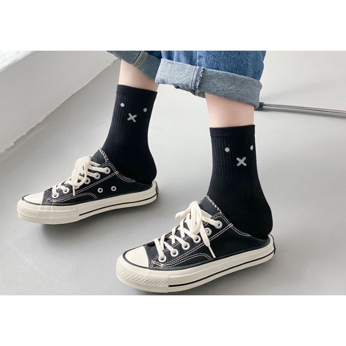 Vớ Mặt Cười cổ lửng style Hàn Quốc siêu dễ thương dành cho nữ.