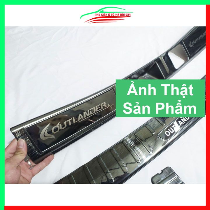 Ốp chống trầy cốp Outlander 2016-2022 vân titan