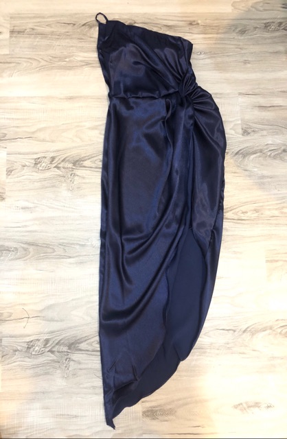 (Hàng thiết kế) Đầm dáng ôm màu xanh navy dự tiệc chất phi lụa lệch vai xẻ đùi nhún xoắn eo sang trọng (kèm ảnh thật) | BigBuy360 - bigbuy360.vn