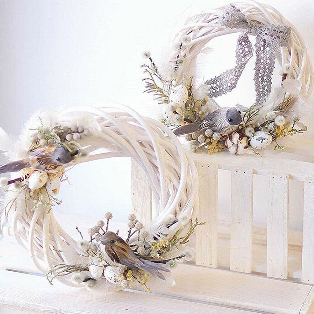 Vòng dây mây màu trắng dùng trang trí cây thông Noel