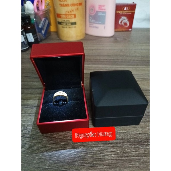 Hộp nhẫn có đèn cao cấp